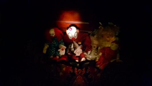 Of course there had to be creepy clown dolls in Rachel's bedroom.